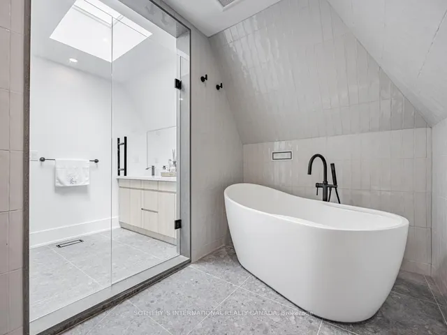 Additional image 23 of 6 Twenty Fifth St