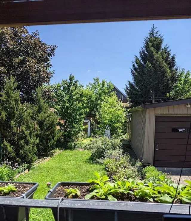 Additional image 37 of 100 Balmoral Ave