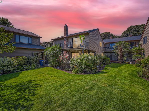 306 N Hayden Bay Dr, Portland, OR 97217