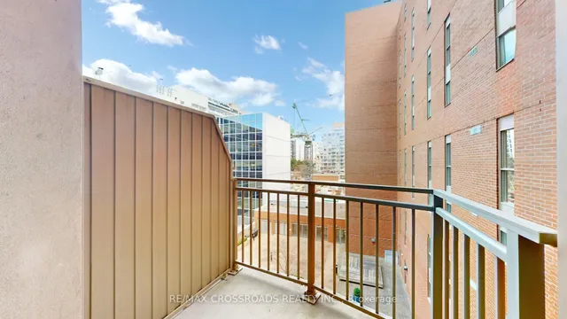 Additional image 26 of 18 Merton St Unit 716