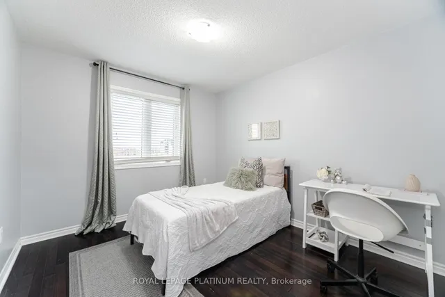 Additional image 28 of 624 Laking Terr