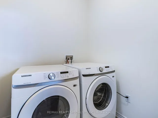 Additional image 23 of 37 Peak Dr