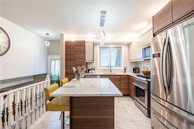 Additional image 14 of 46 Vesper Crt