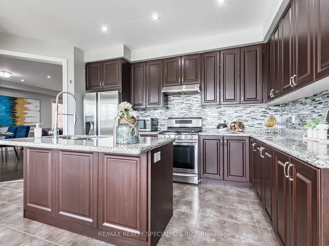 Additional image 13 of 26 Lloyd Cres