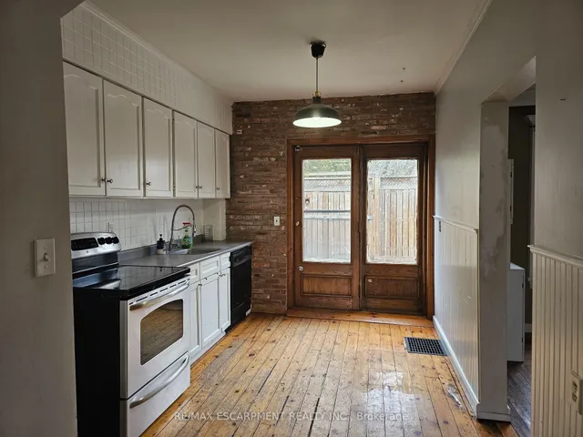 Additional image 8 of 63 New St