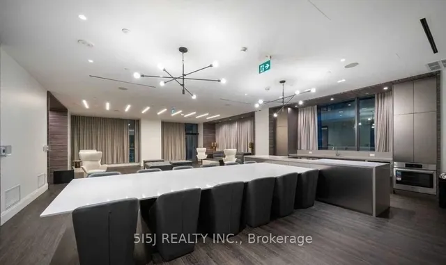 Additional image 18 of 39 Roehampton Ave Unit 3708