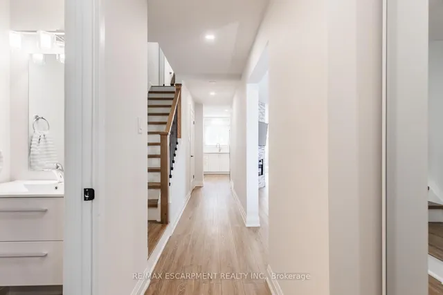 Additional image 5 of 150 Gateshead Cres Unit 101