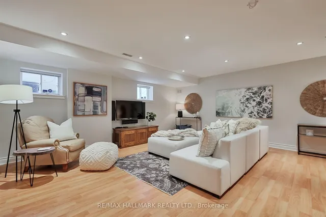 Additional image 33 of 89 Donegall Dr