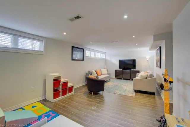 Additional image 24 of 22 Brougham Cres