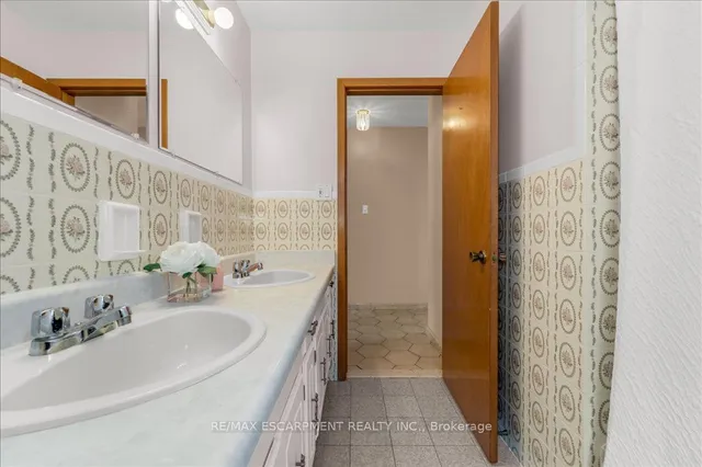 Additional image 19 of 43 Seaton Place Dr