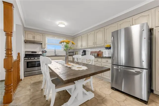 Additional image 9 of 3 Pavarotti Crt