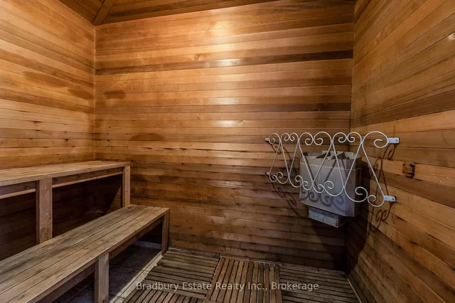 Additional image 33 of 2045 Appleby Line Unit 305