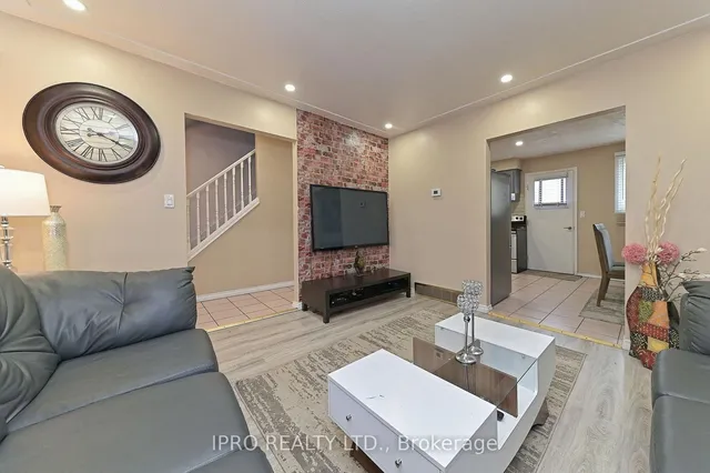 Additional image 10 of 98 Riverdale Dr