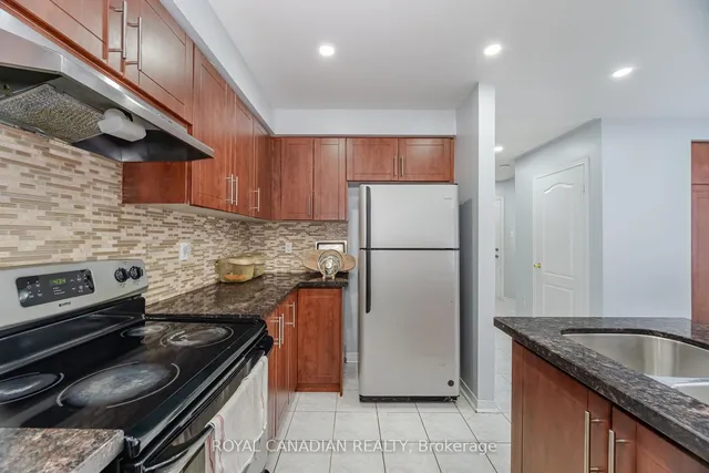 Additional image 14 of 69 Yellow Brick Rd