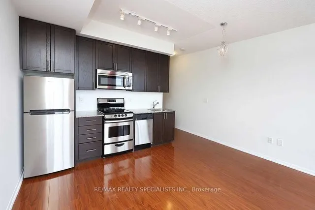 Additional image 9 of 800 Lawrence Ave Unit 216