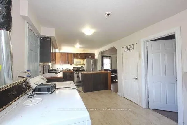 Additional image 20 of 99 Woodward Ave