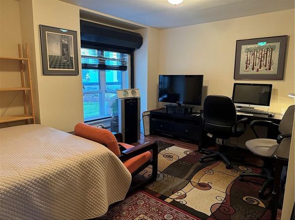 180 72nd St APT 305, Brooklyn, NY 11209