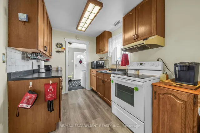 Additional image 7 of 1793 Main St