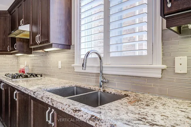 Additional image 16 of 119 Hazelton Ave