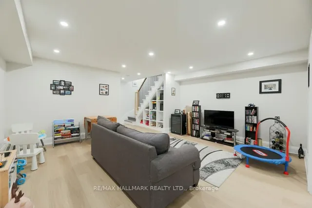 Additional image 22 of 125 Leyton Ave