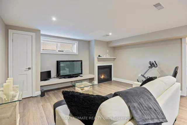 Additional image 26 of 8 Wall Ave