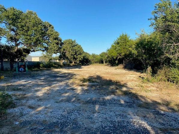 5801 Wreay Dr, Fort Worth, TX 76119