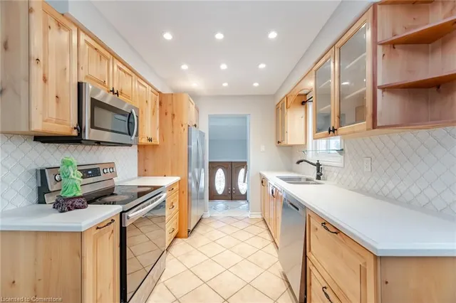 Additional image 11 of 35 Baycrest Dr