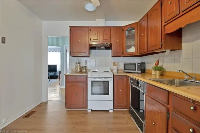 Additional image 7 of 218 East 44th St