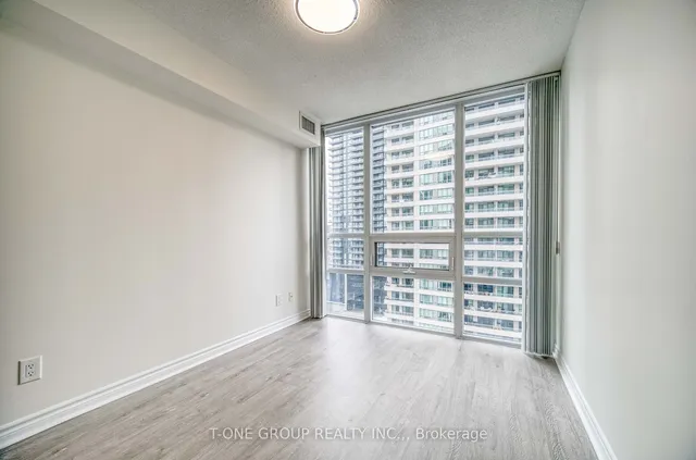 Additional image 16 of 35 Hollywood Ave Unit 1817