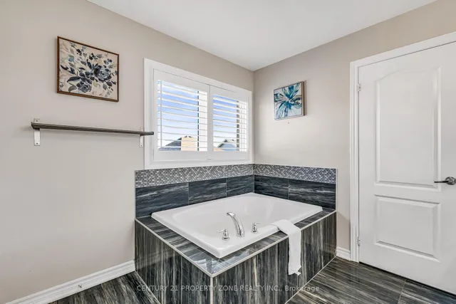 Additional image 33 of 8 Young Garden Cres