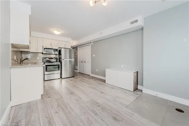 Additional image 6 of 122 Courtland Ave Unit 11