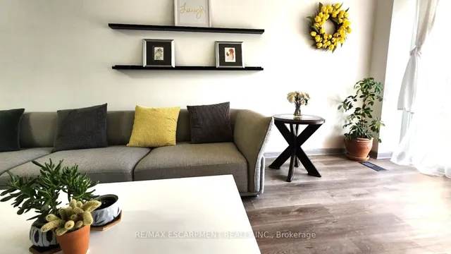 Additional image 12 of 152 Homestead Rd Unit 18