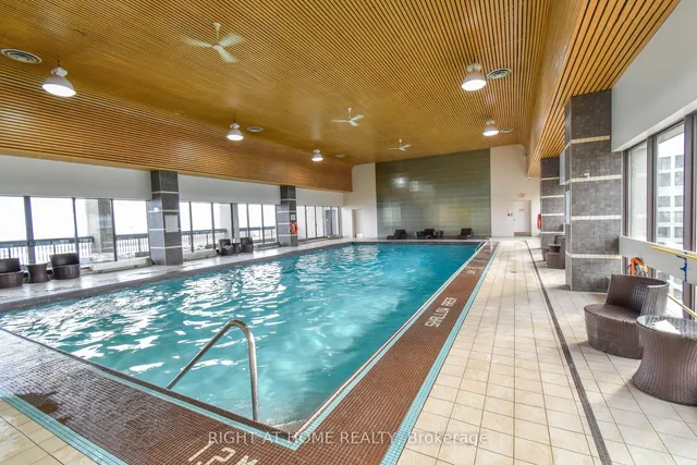 Additional image 19 of 33 Harbour Sq Unit 1027