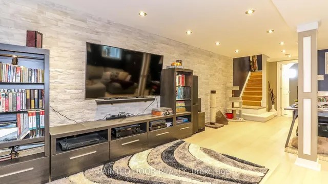 Additional image 20 of 20 Manett Cres