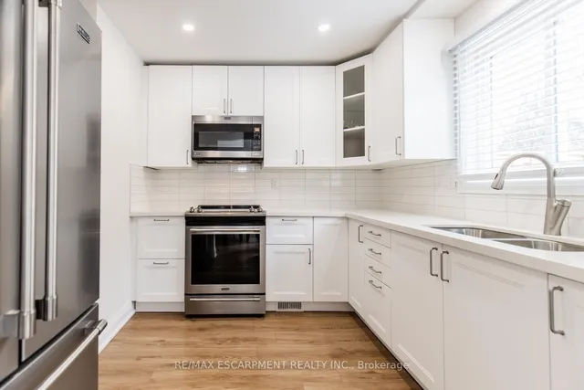 Additional image 19 of 150 Gateshead Cres Unit 101