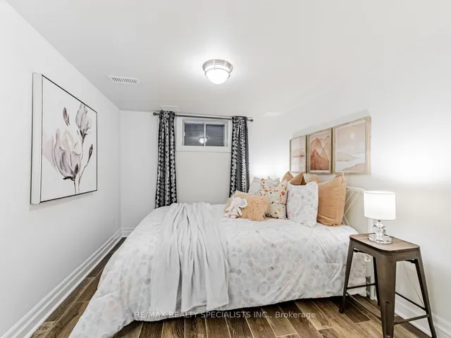 Additional image 23 of 29 Moutray St