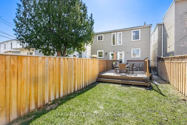 Additional image 32 of 22 Queensdale Ave