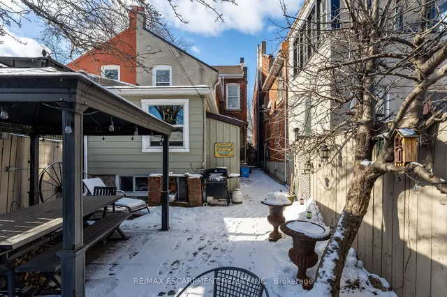 Additional image 40 of 54 Emerald St