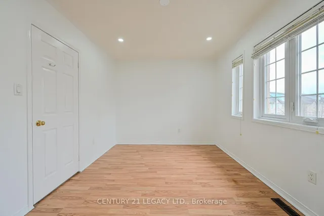 Additional image 34 of 176 Spadina Rd