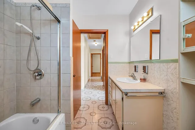 Additional image 20 of 41 Crane Crt