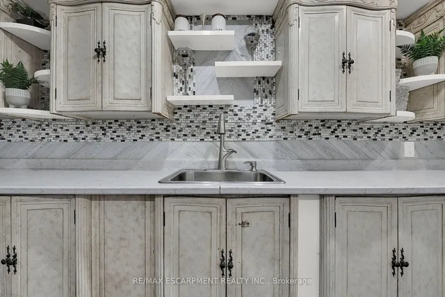 Additional image 39 of 47 Sauvignon Cres