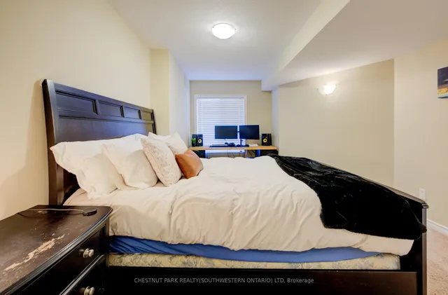 Additional image 34 of 988 Zeller Cres