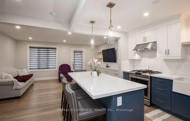 Additional image 9 of 1809 Upper Wentworth St Unit 22
