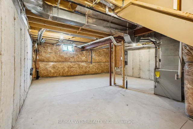 Additional image 18 of 106 Pinot Cres