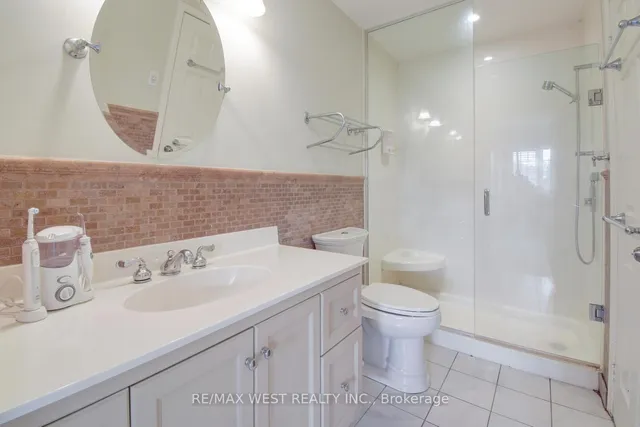 Additional image 24 of 2145 Country Club Dr Unit 6