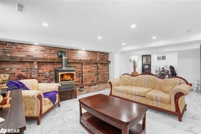 Additional image 10 of 2 Green Meadow Way