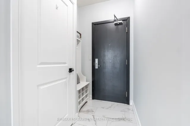 Additional image 8 of 90 Absolute Ave Unit 1611