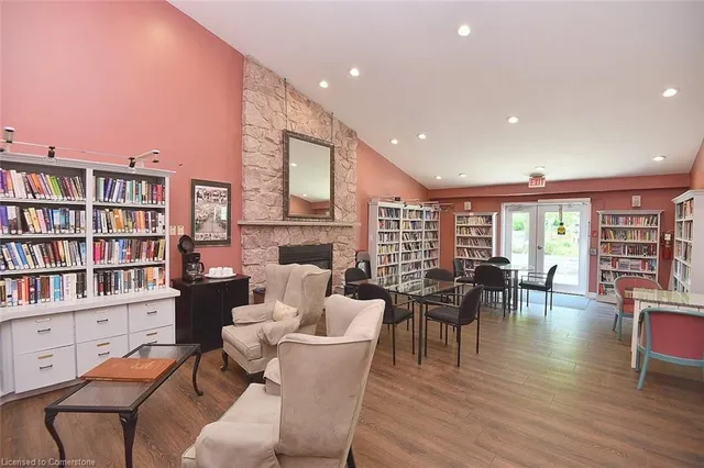 Additional image 42 of 118 Silverbirch Blvd