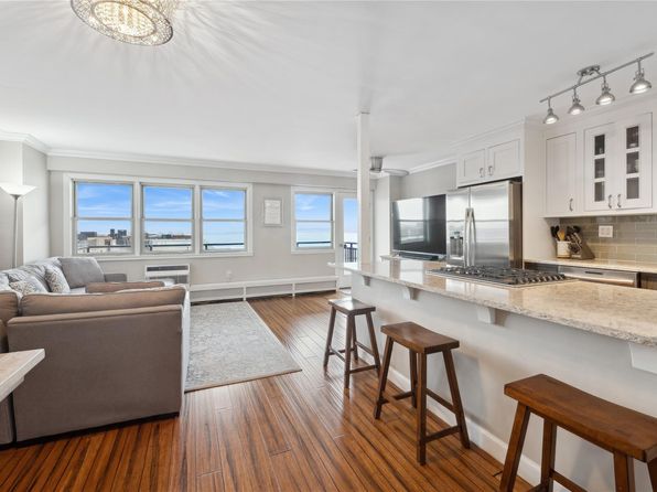 25 Neptune Blvd, Long Beach, NY 