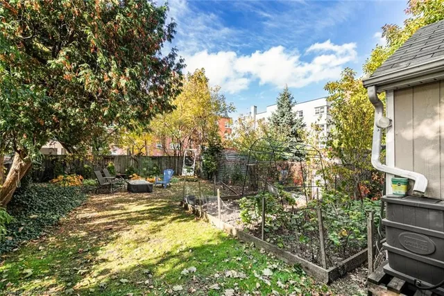 Additional image 38 of 18 Cliff Ave